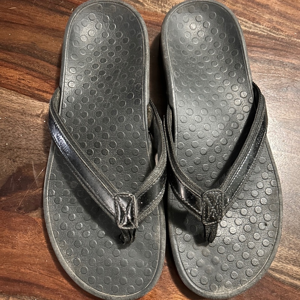 Iconic flip flops